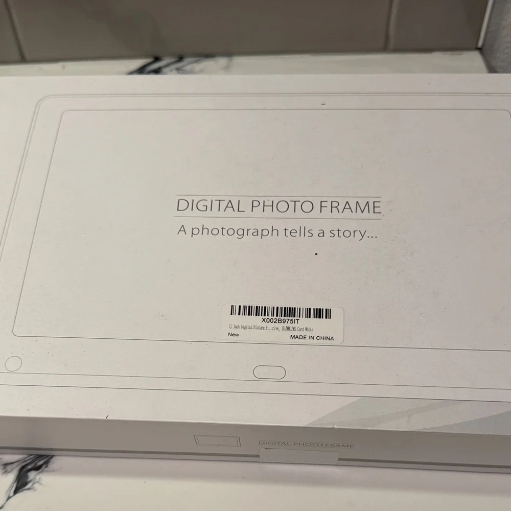 White Digital Photo Frame Box - Minimal Packaging